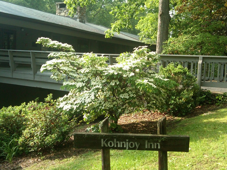 /home/wpcom/public_html/wp-content/blogs.dir/3e6/17878083/files/2011/05/img00698-20110512-1743.jpg Kohnjoy Inn where most of our rooms are.