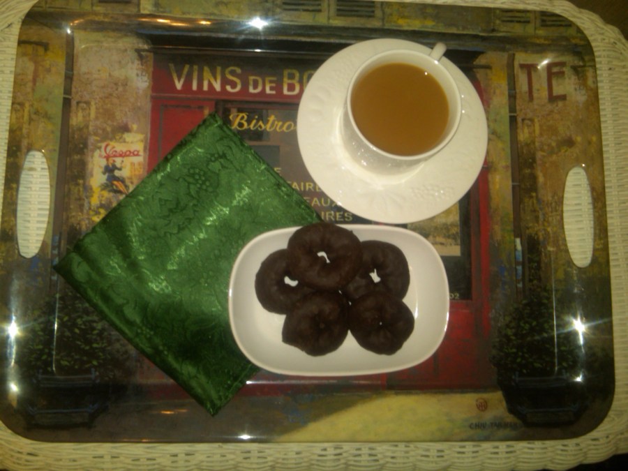 /home/wpcom/public_html/wp-content/blogs.dir/3e6/17878083/files/2011/08/chocolate-doughnuts-with-coconut-kahlua-coffee.jpg