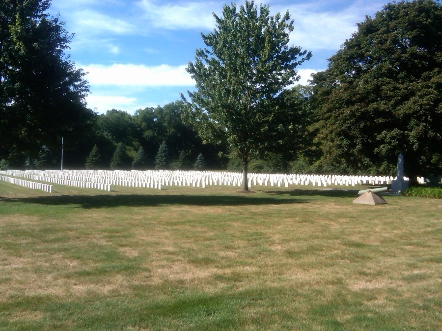 /home/wpcom/public_html/wp-content/blogs.dir/3e6/17878083/files/2011/08/confederate-cemetery.jpg Confederate Cemetery at Rock Island, Illinois