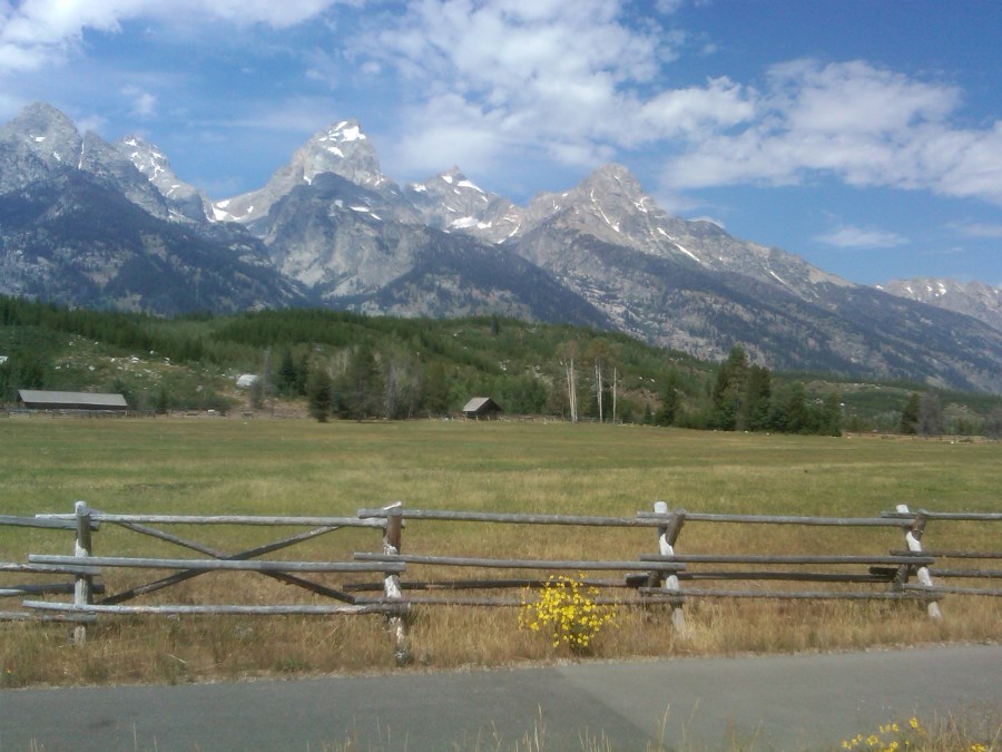 /home/wpcom/public_html/wp-content/blogs.dir/3e6/17878083/files/2011/08/tetons-with-horse-ranch.jpg