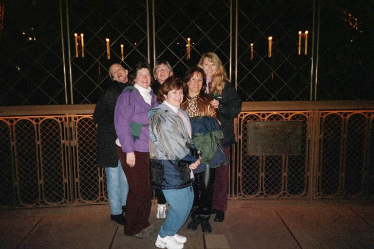 /home/wpcom/public_html/wp-content/blogs.dir/3e6/17878083/files/2011/09/eiffel-group-2.jpg Laurie in front, Karen and Paula next, Susan, Leila and me in back!