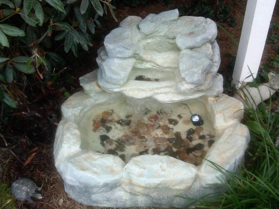 /home/wpcom/public_html/wp-content/blogs.dir/3e6/17878083/files/2011/09/img01826-20110905-1516.jpg At least the fountain is clean!