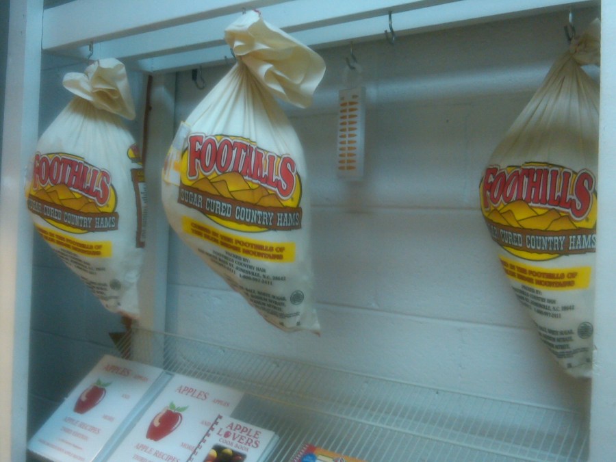 /home/wpcom/public_html/wp-content/blogs.dir/3e6/17878083/files/2011/11/country-hams-deal-orchards.jpg Whole Country Hams