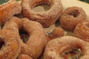 cronuts with cinnamon sugar