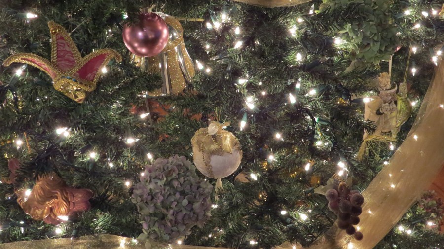 Christmas 2013 tree ornaments hydrangea